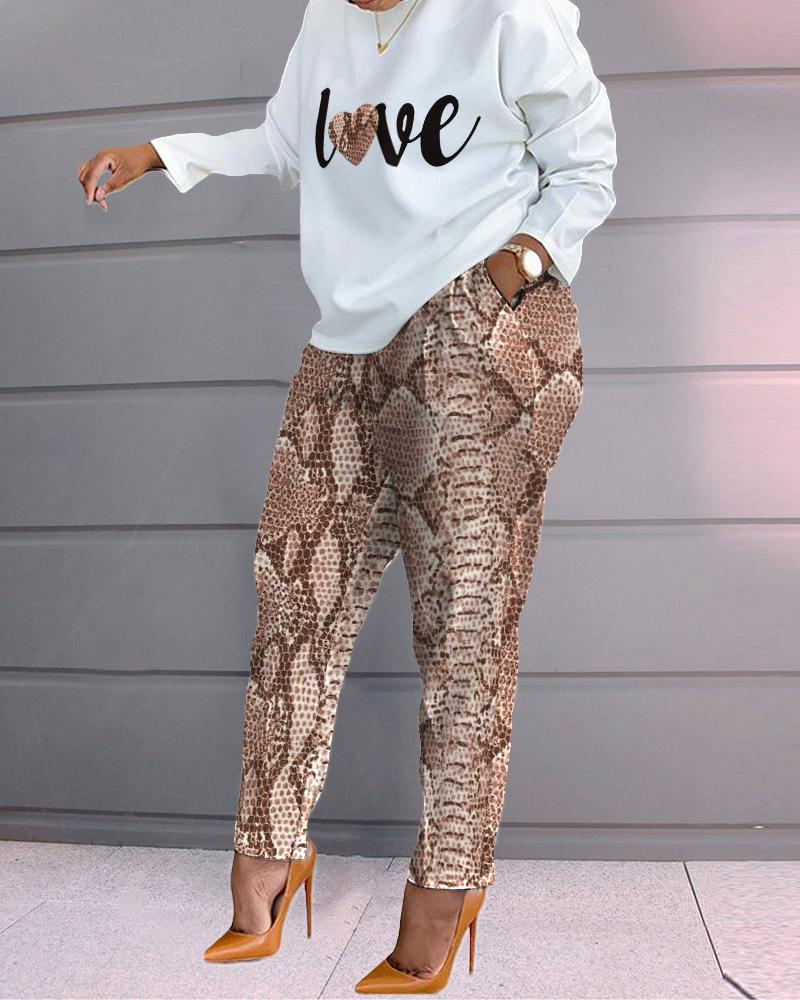 

Letter Print Long Sleeve Top & Snakeskin Pants Set, Khaki