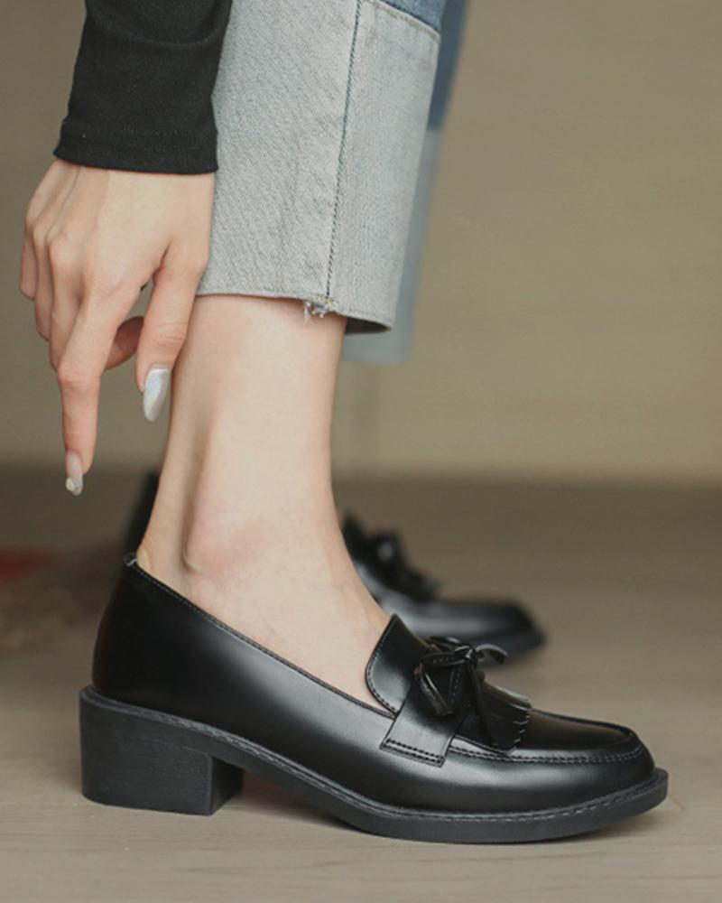 

Round-toe Solid Color Splicing Tassel PU Leather Loafers, Black