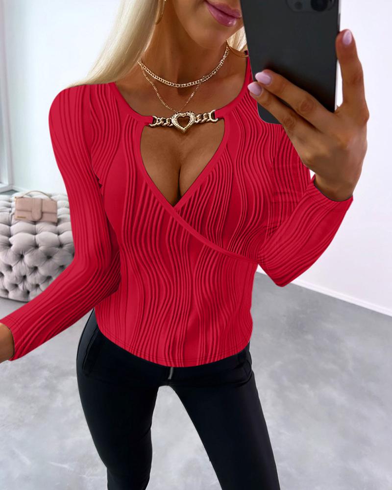 

Hollow Heart Chain Decor Textured Top, Red