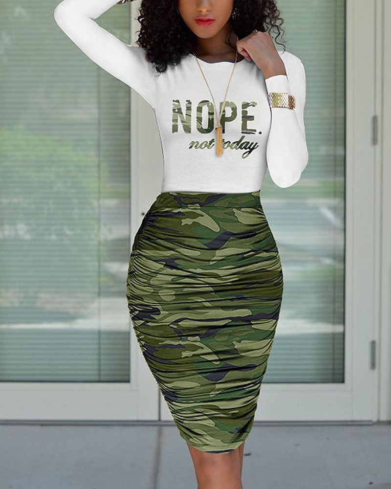 

Letter Print Long Sleeve Top & Ruched Camo Skirt Set, Green