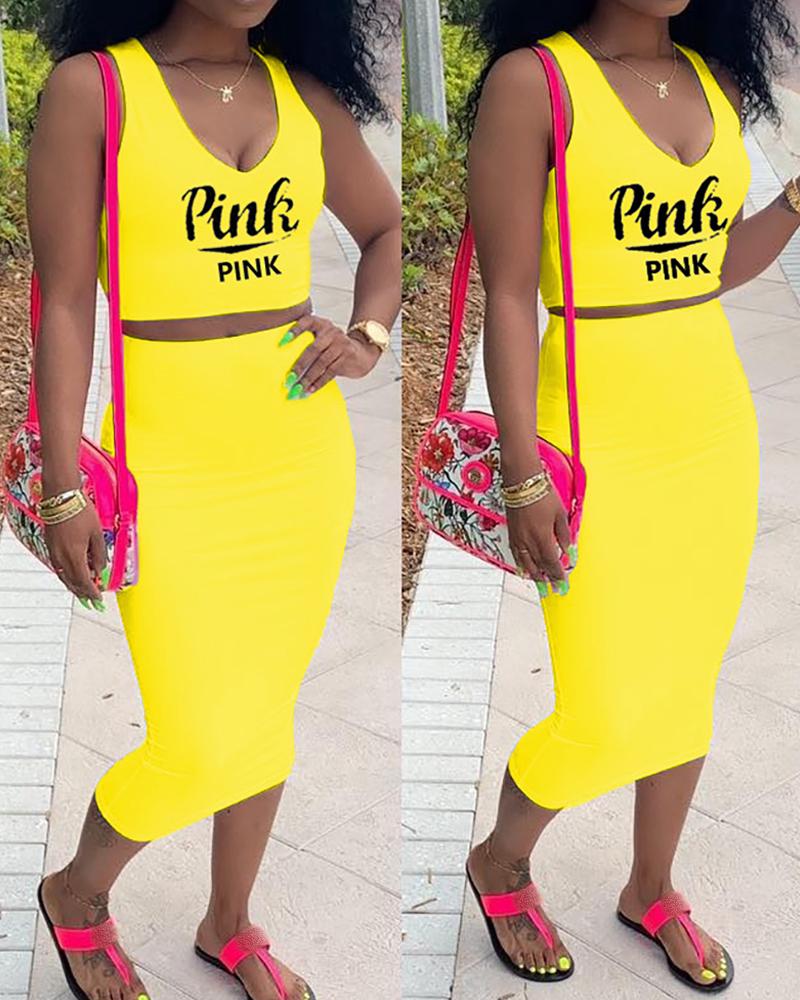 

Letter Print V-Neck Crop Top & Plain Midi Skirt Set, Yellow