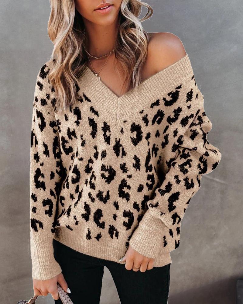 

Cheetah Print Long Sleeve V-neck Sweater, Khaki