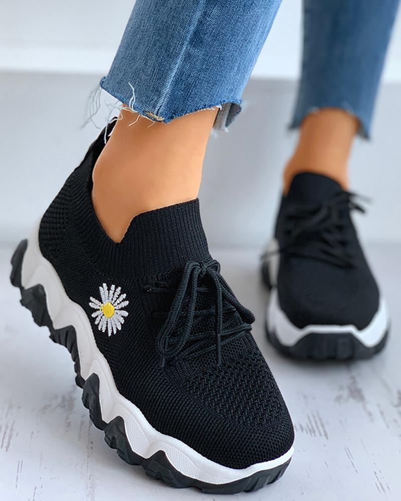 

Daisy Pattern Lace-up Breathable Sneakers, Black