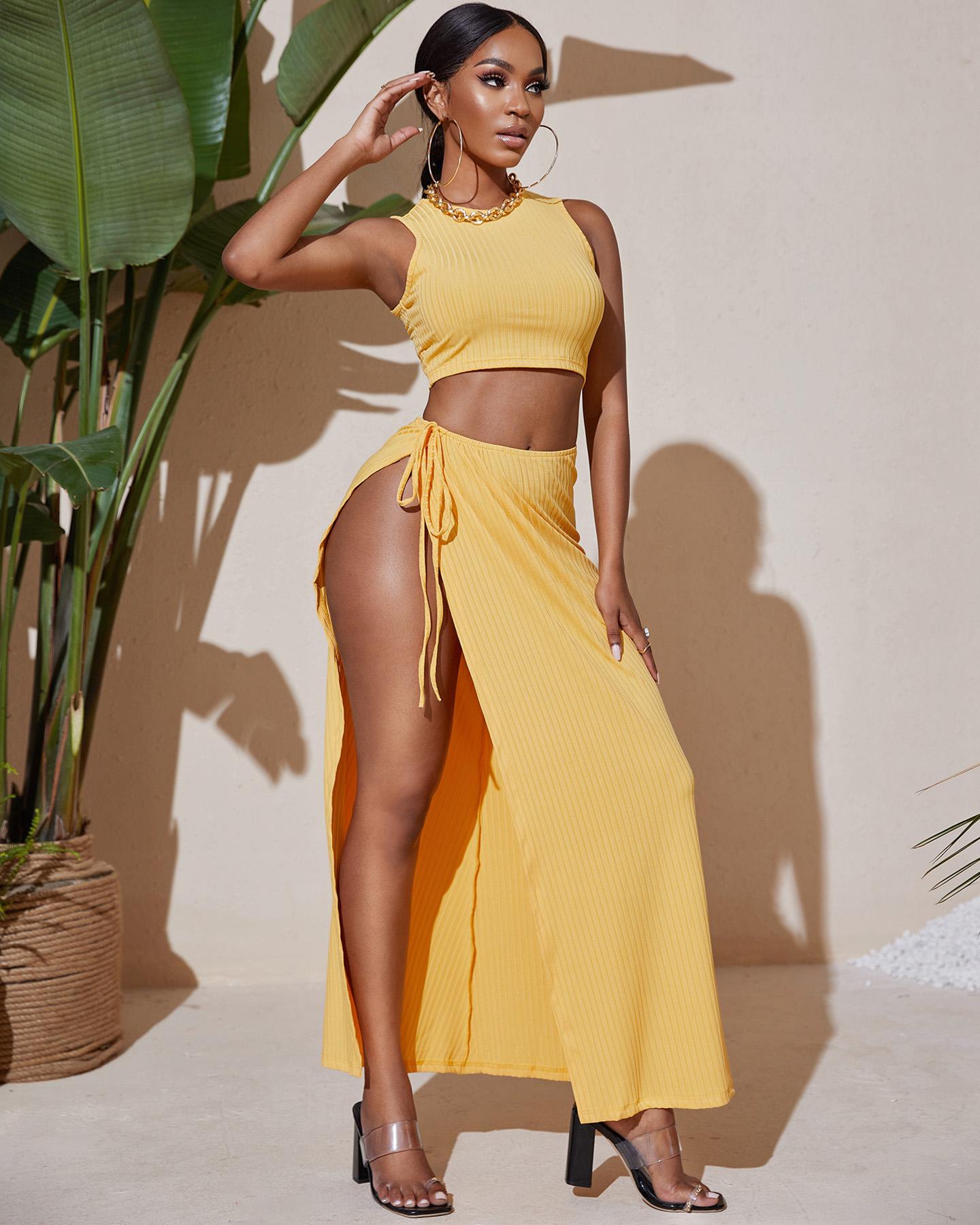 

Ribbed Plain Top & High Slit Skirt Set, Yellow