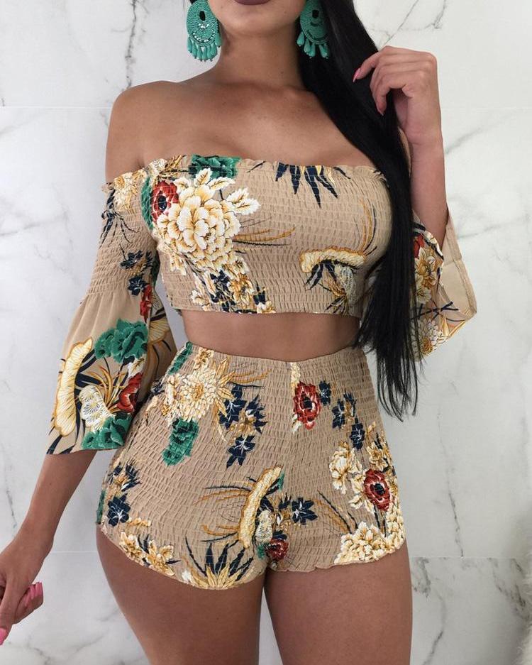 

Floral Off Shoulder Flared Sleeve Shirring Set, Pink