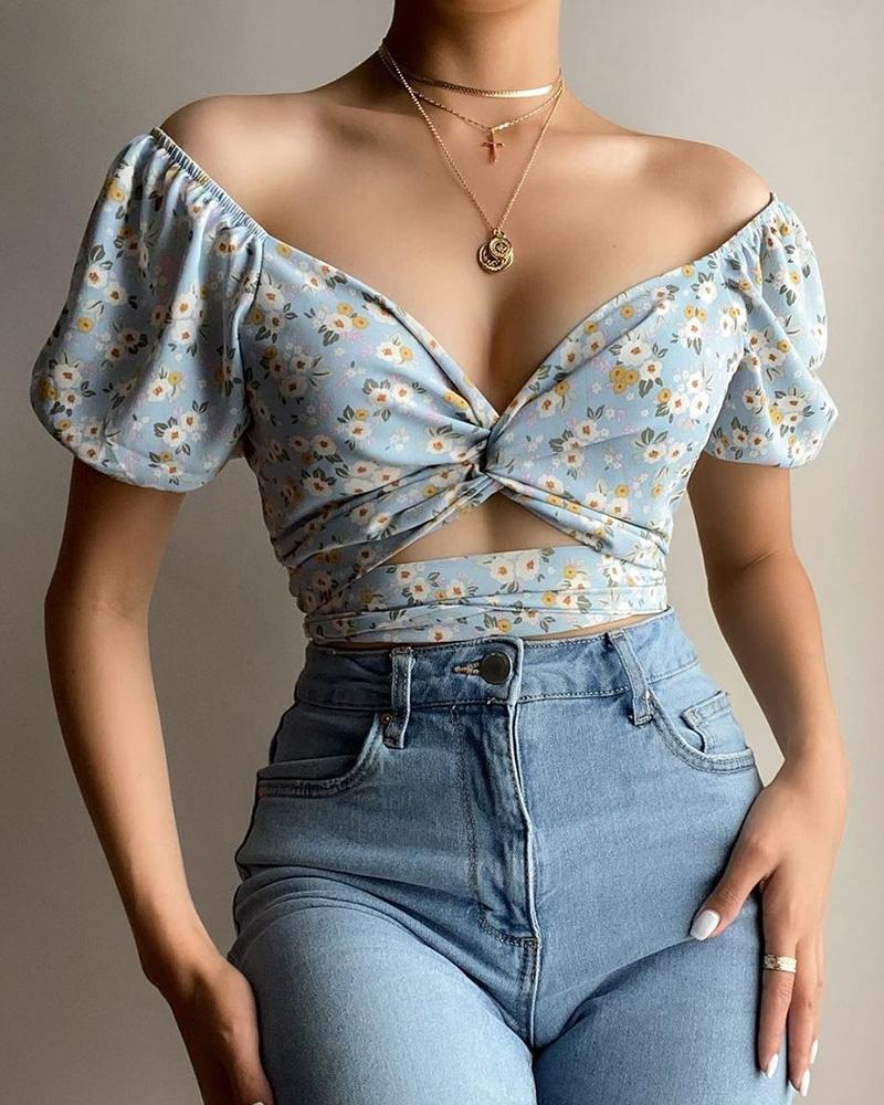 

Ditsy Floral Print Cutout Twisted Front Top, Blue