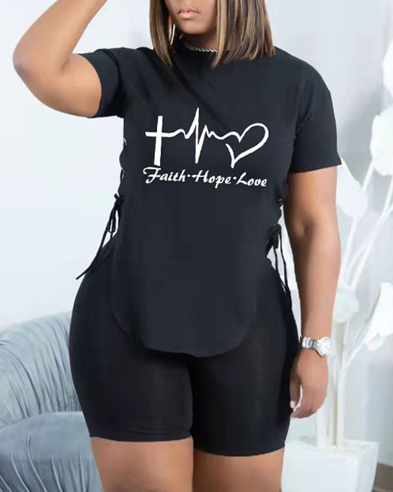 

Plus Size Letter Heart Print Eyelet Lace-up Top & Shorts Set, Black