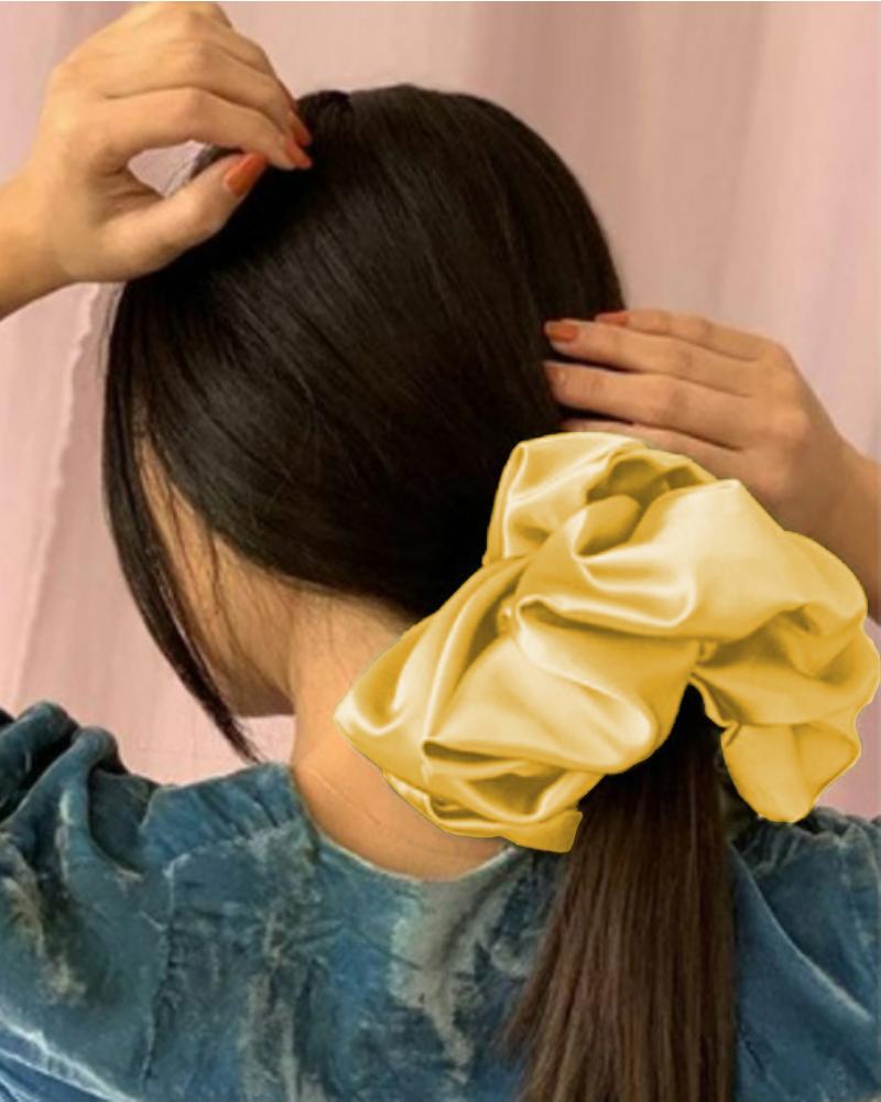 

1pc Minimalist Satin Scrunchie, Light yellow