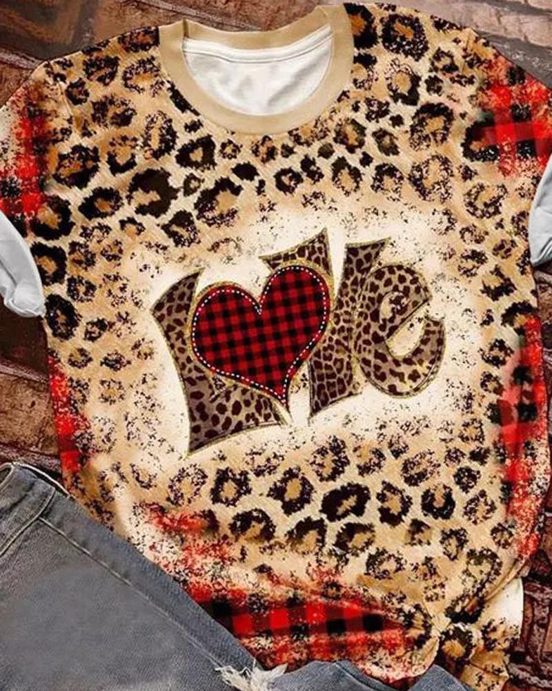 

Valentine's Day Leopard Heart Print Casual T-shirt