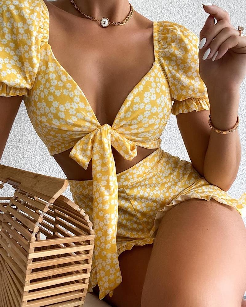 

Daisy Print Tie Front Ruffles Trim Top & Shorts Set, Yellow