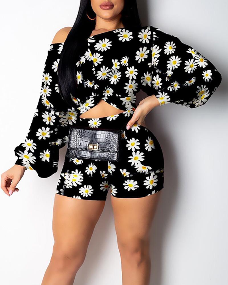 

Puffed Sleeve Print Top & Shorts Set, Black
