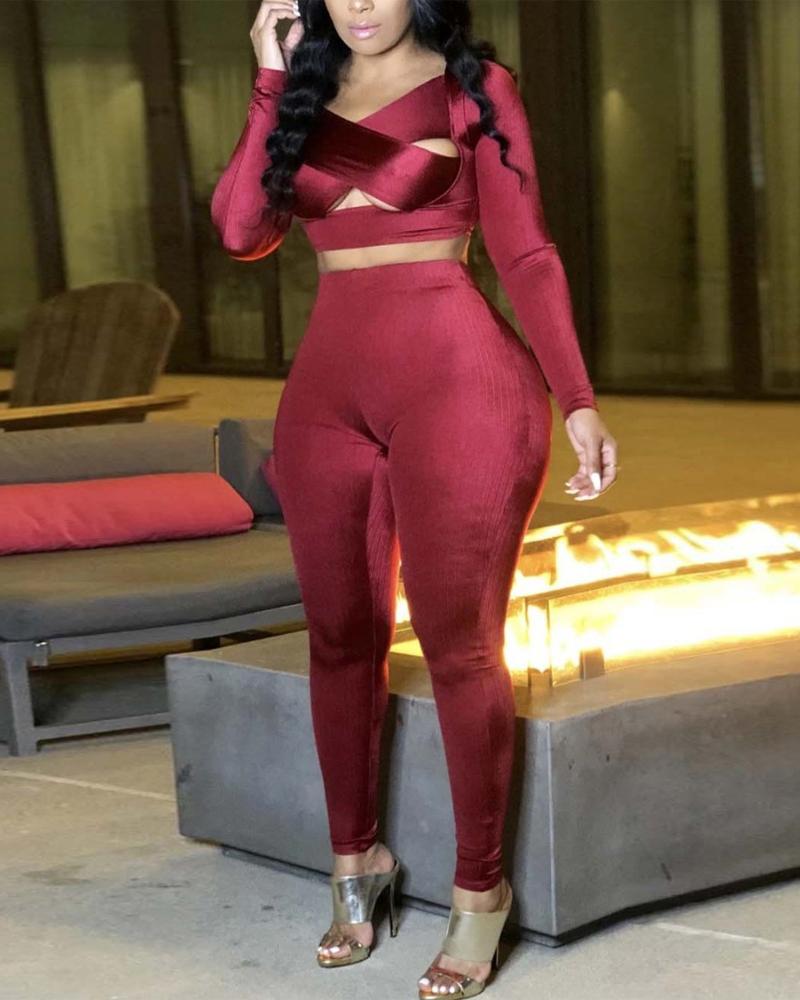 

Plus Size Crisscross Cutout Crop Top & Pants Set, Red