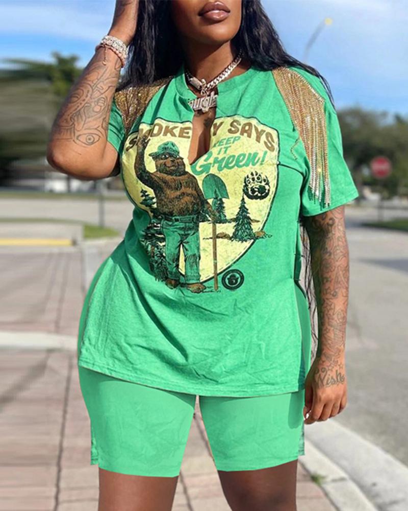 

Letter Graphic Print Split Hem Top & Shorts Set, Green