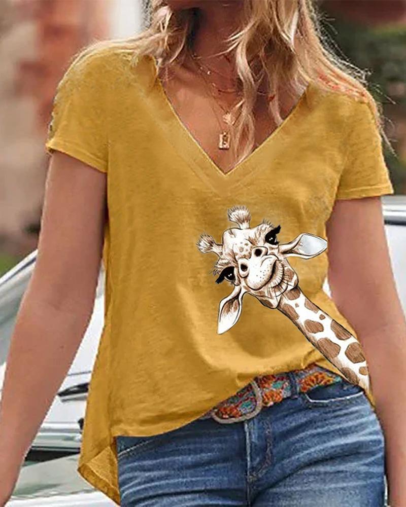 

Giraffe Print V-Neck Casual T-Shirt, Yellow