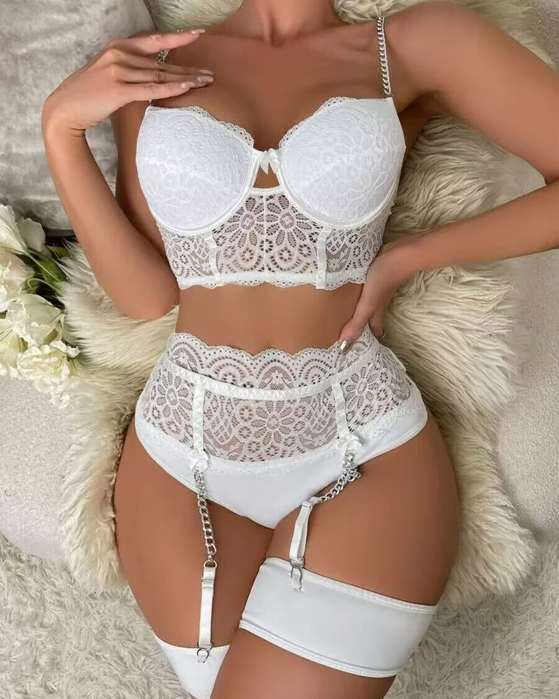 

Bow Chain Decor Lace Garter Lingerie Set, White