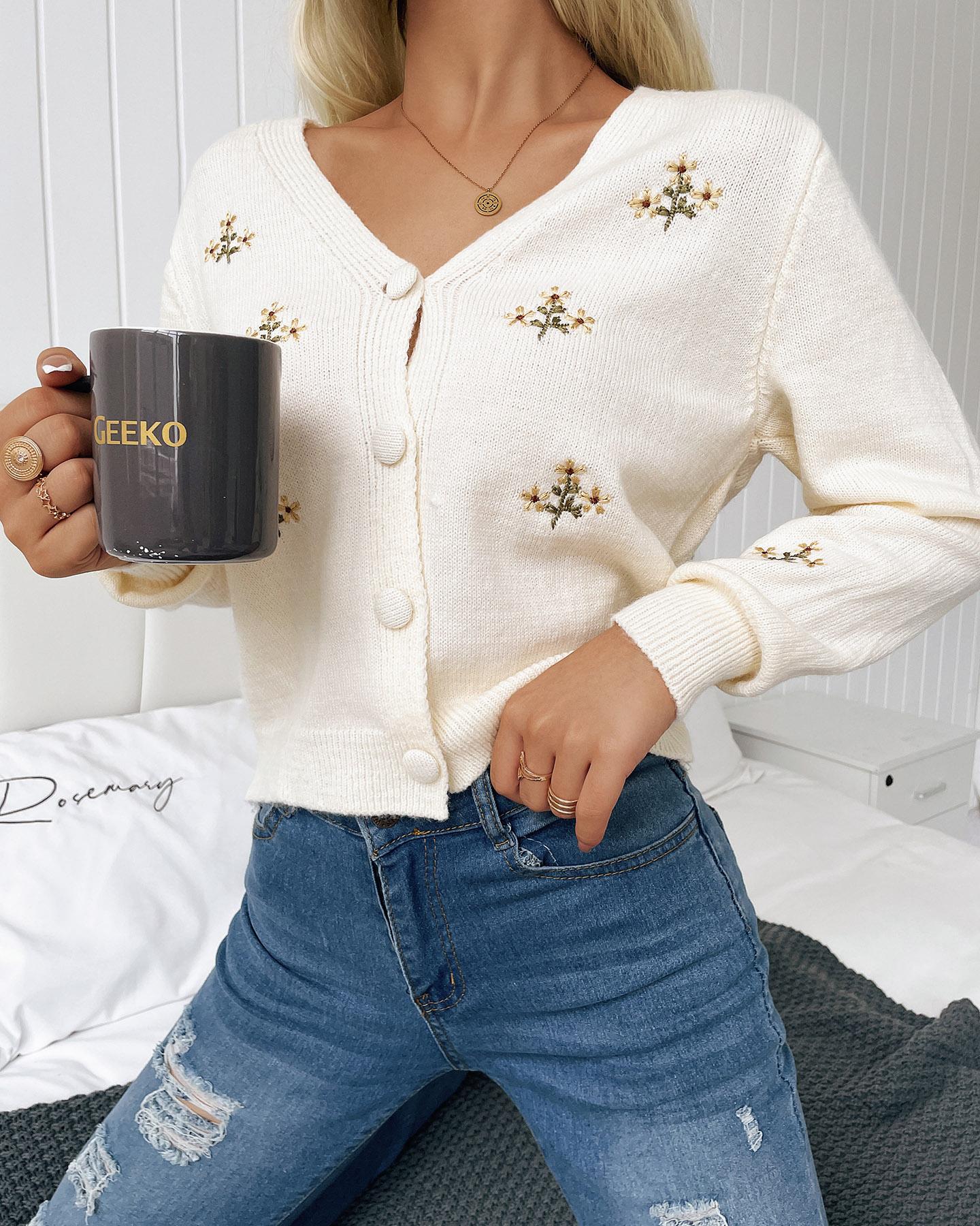 

Floral Embroidery Buttoned Long Sleeve Cardigan, Apricot