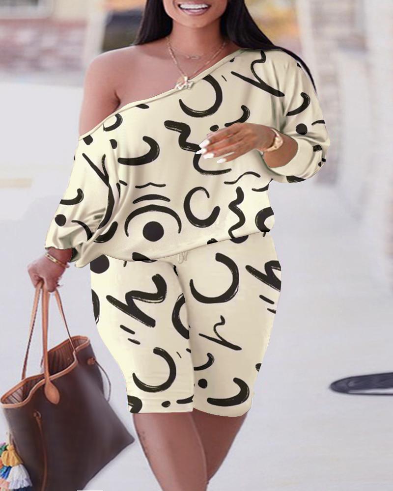 

Plus Size Abstract Print Skew Neck Top & Short Set, Apricot