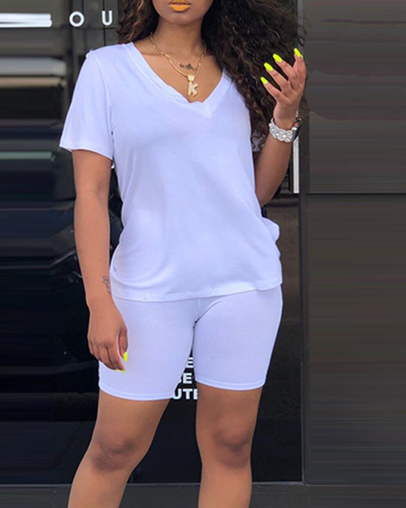 

Basic V-Neck T-Shirt & Shorts, White