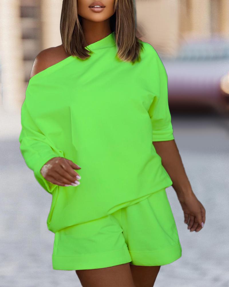 

Plus Size Skew Neck Long Sleeve Top & Shorts Set, Green