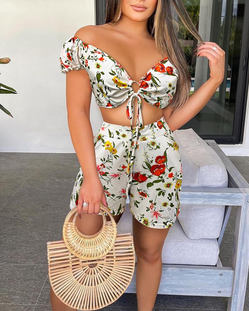 

Floral Print Short Sleeve Strappy Cropped Tops With Shorts Suit Sets, Style1