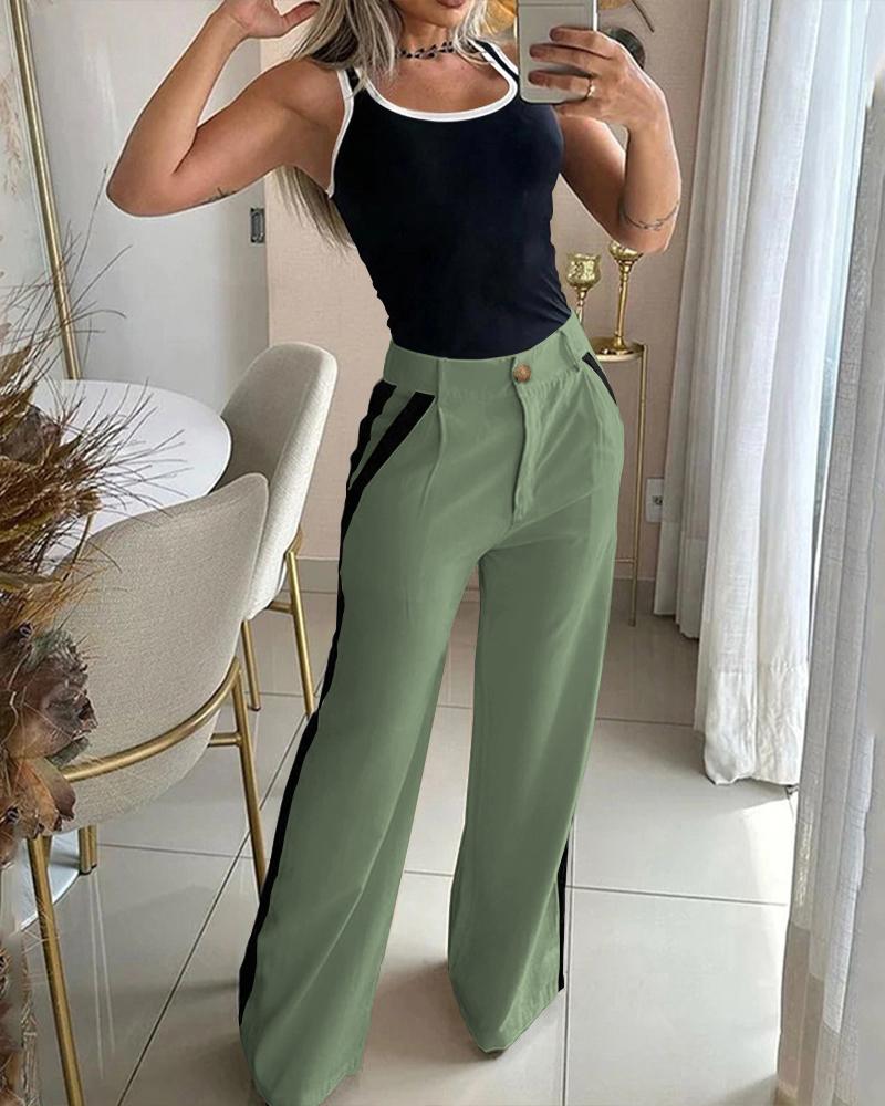 

Conjunto de camiseta sin mangas con ribetes en contraste y pantalones a rayas, Army green