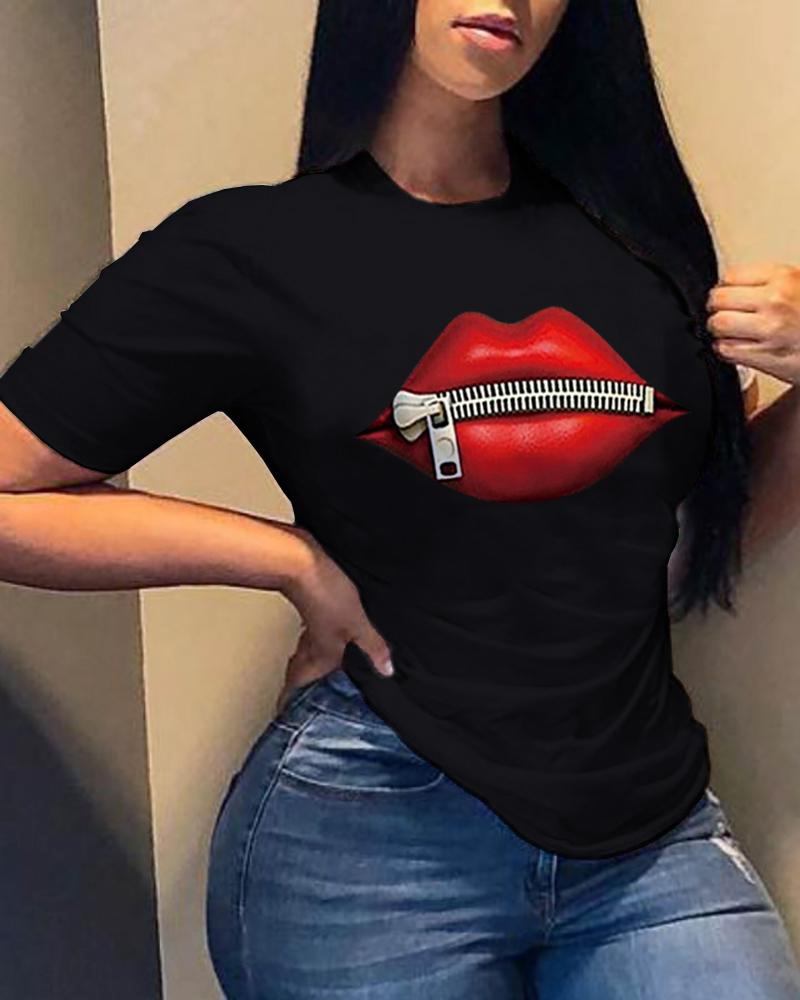 

Plus Size Zipper Lip Print Short Sleeve T-Shirt, Black