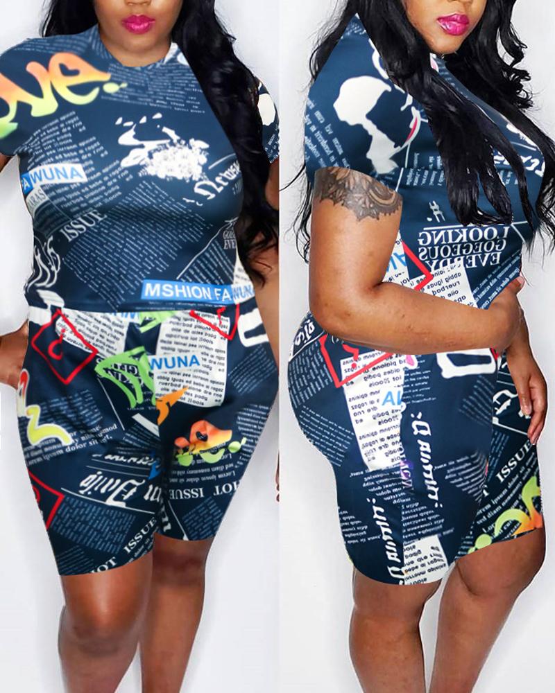 

Plus Size Newspaper Print Casual Top & Shorts Set, Blue