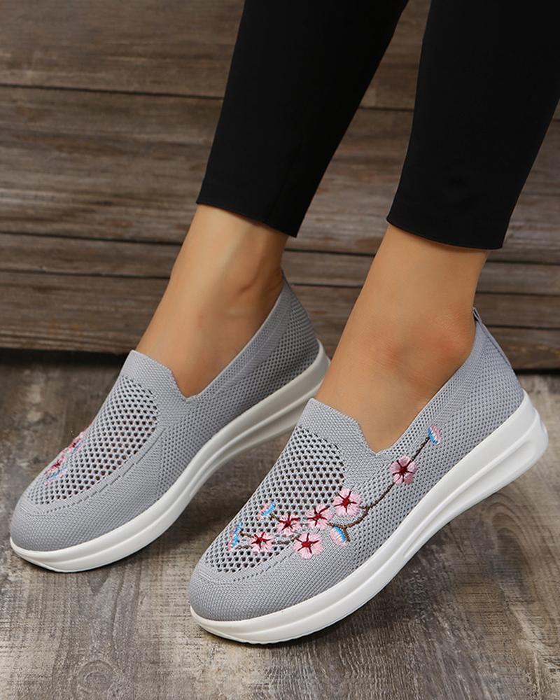 

National Style Floral Embroidery Hollow Out Slip-on, Gray
