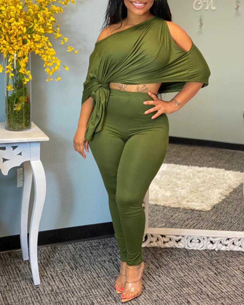 

Solid Half Sleeve Cut-out Blouse Suit Sets, Green