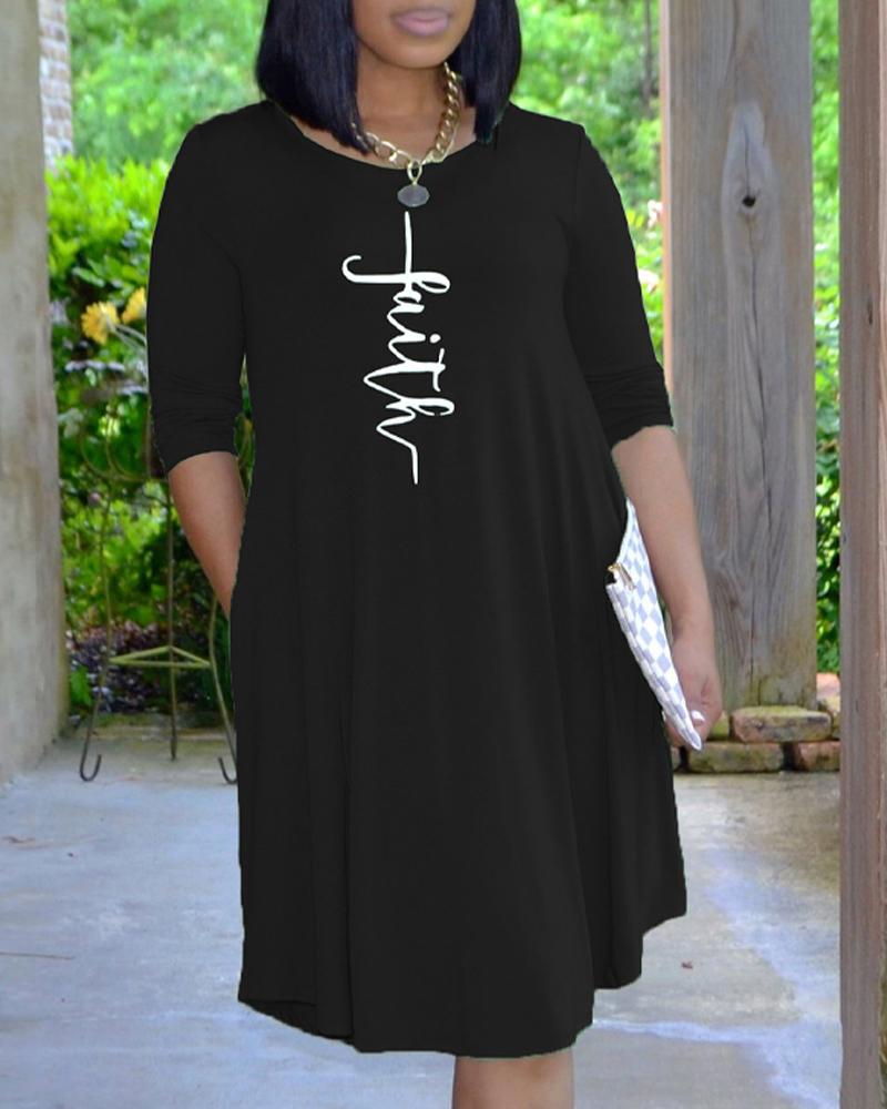 

Plus Size Letter Print Pocket Detail Casual Dress, Black