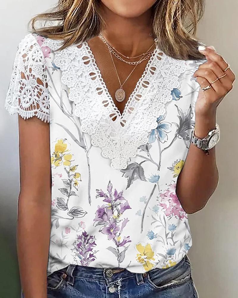 

Floral Print Contrast Lace V-Neck Casual T-shirt, White