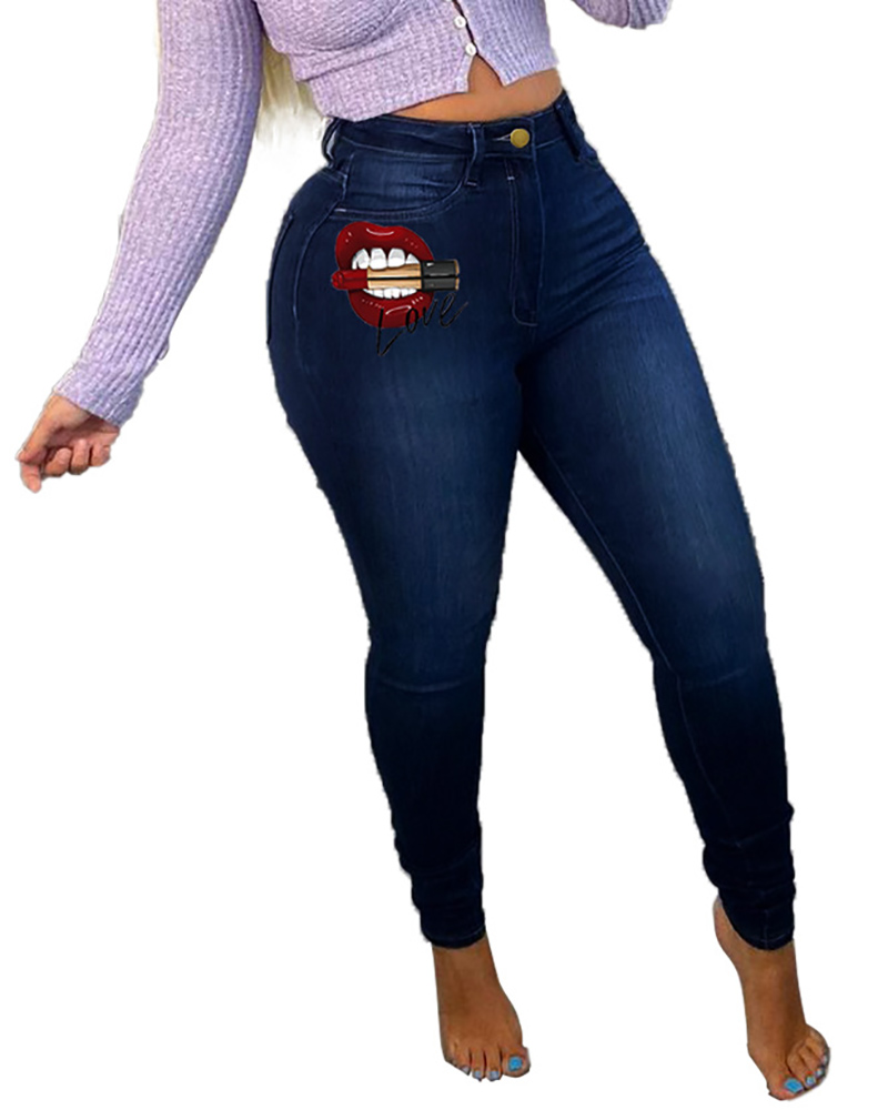 

Plus Size Lip Letter Print Pocket Design High Waist Jeans, Dark blue