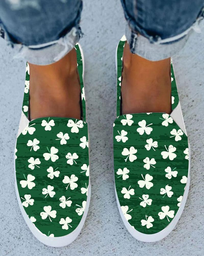 

St. Patrick's Day Green Grass Clover Print Slip-on Canvas Loafers, White&green