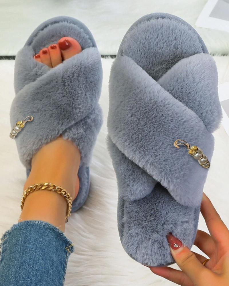 

Faux Pearls Brooch Decor Cross Strap Fuzzy Slippers, Gray