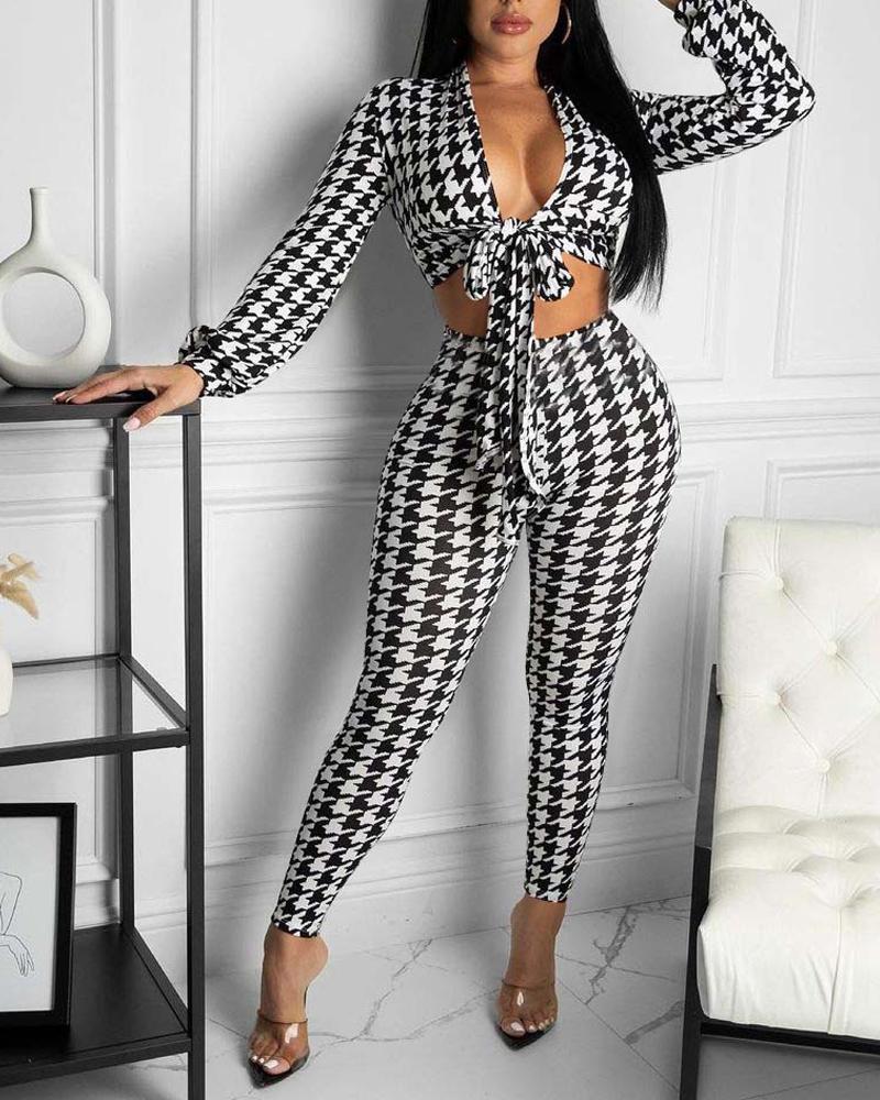 

Houndstooth Print Knot Front Crop Top & Skinny Pants Set, White