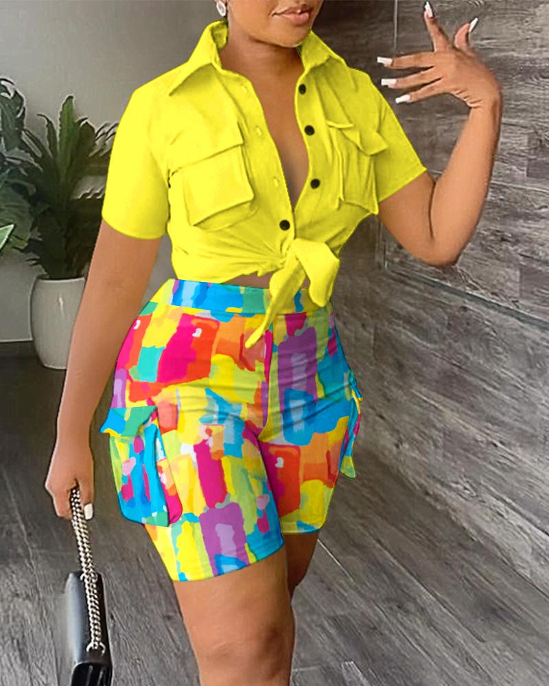 

Plain Buttoned Crop Top & Melting Colors All Over Print Shorts Set, Yellow