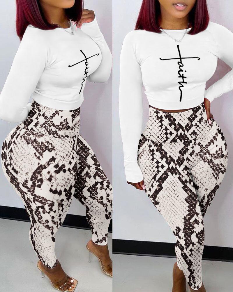

Letter Print Crop Top & High Waist Snakeskin Pants Set, White