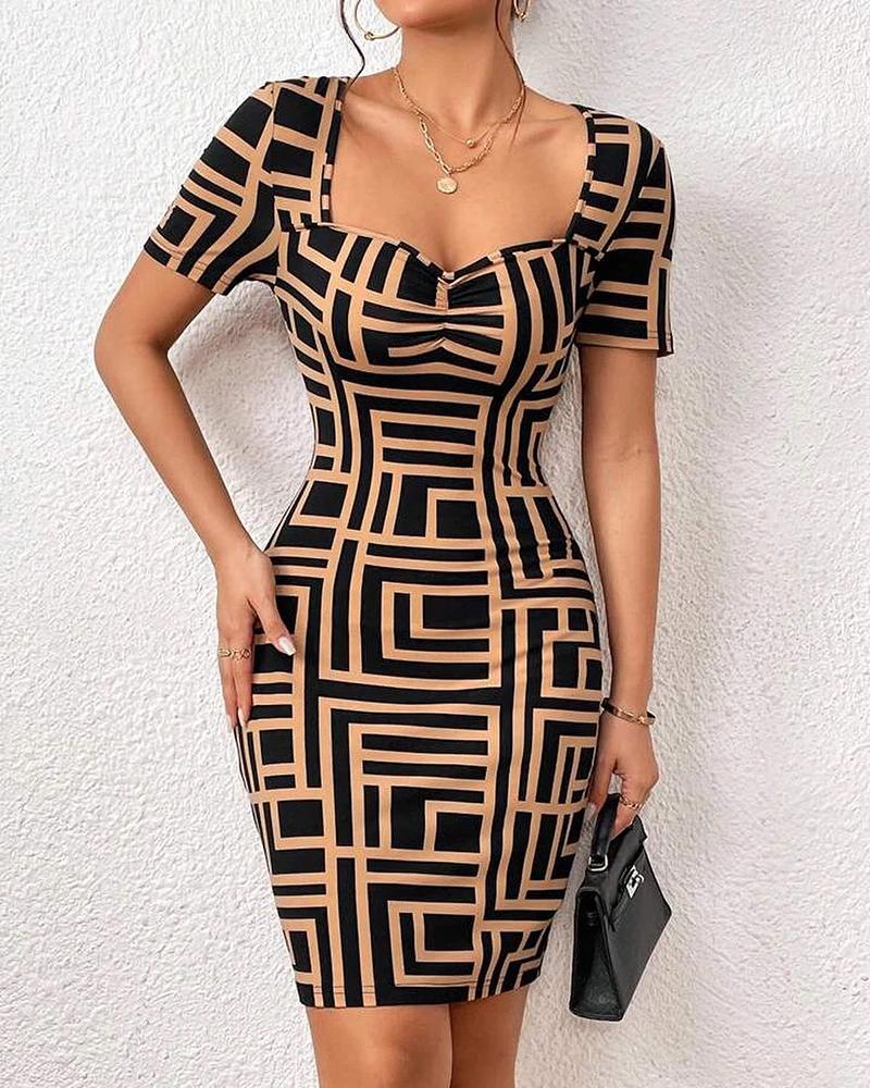 

Geometric Print Sweetheart Neck Bodycon Dress, Khaki