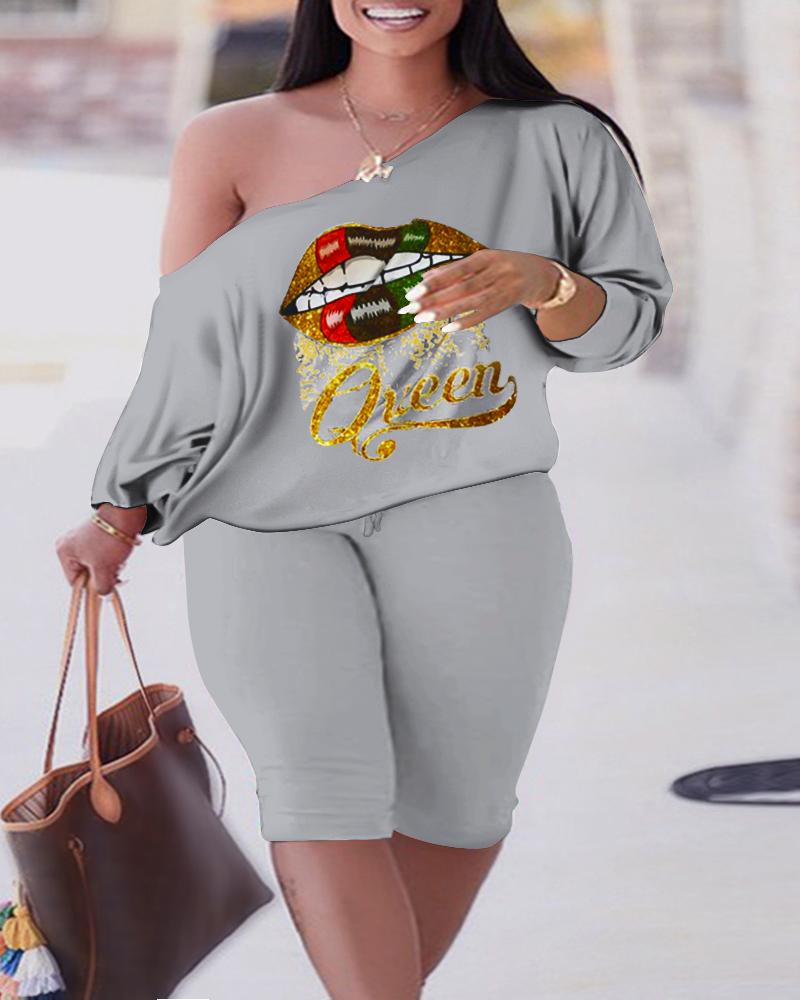 

Plus Size Queen Lip Print Skew Neck Top & Shorts Set, Gray