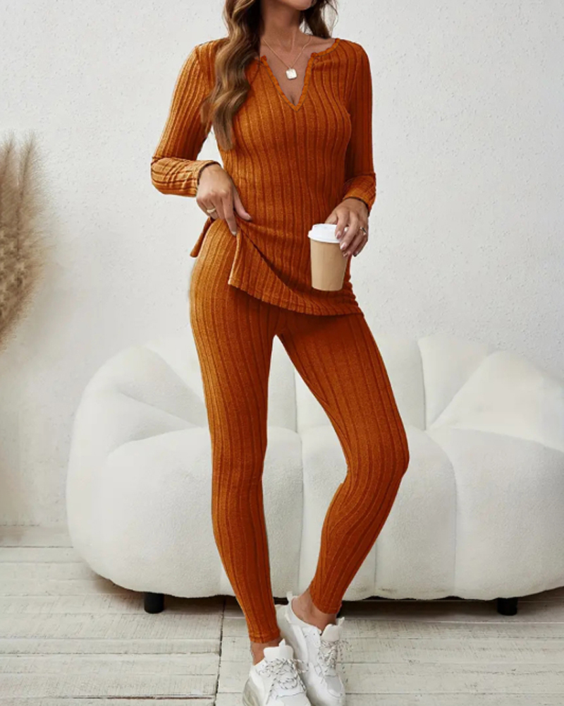 

Conjunto de 2 peças com decote em V, manga comprida, fenda lateral, top canelado e calças skinny casuais, Brown