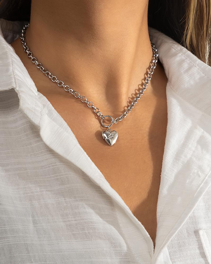 

Heart Pattern Chain Pendant Necklace, Silver