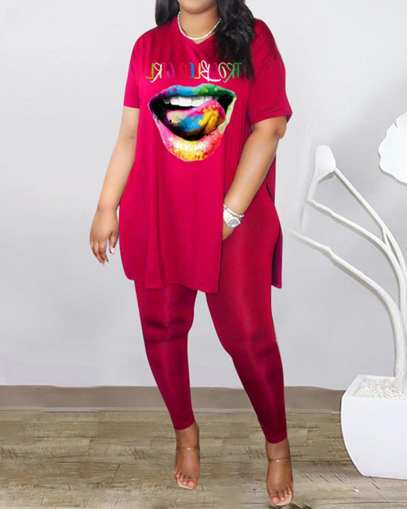 

Multicolor Lip & Letter Print Short Sleeve T-shirt With Pants Suit Sets, Wine red