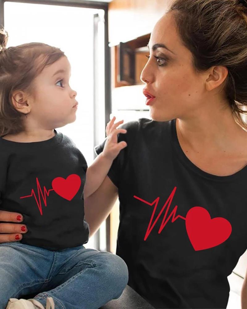 

Mommy & me Heart Graphic Print Short Sleeve T-Shirt For Kids, Black