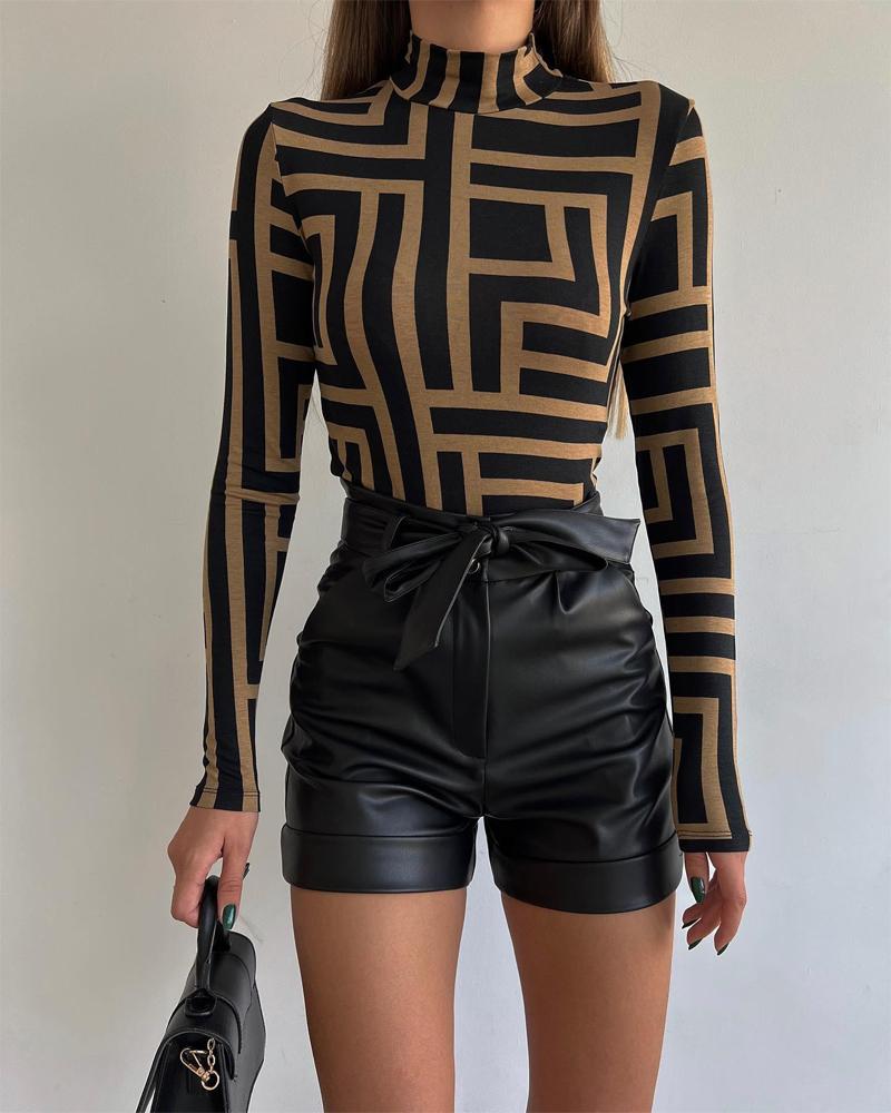 

Geometric Print Long Sleeve Top & PU Leather Shorts Set, Khaki