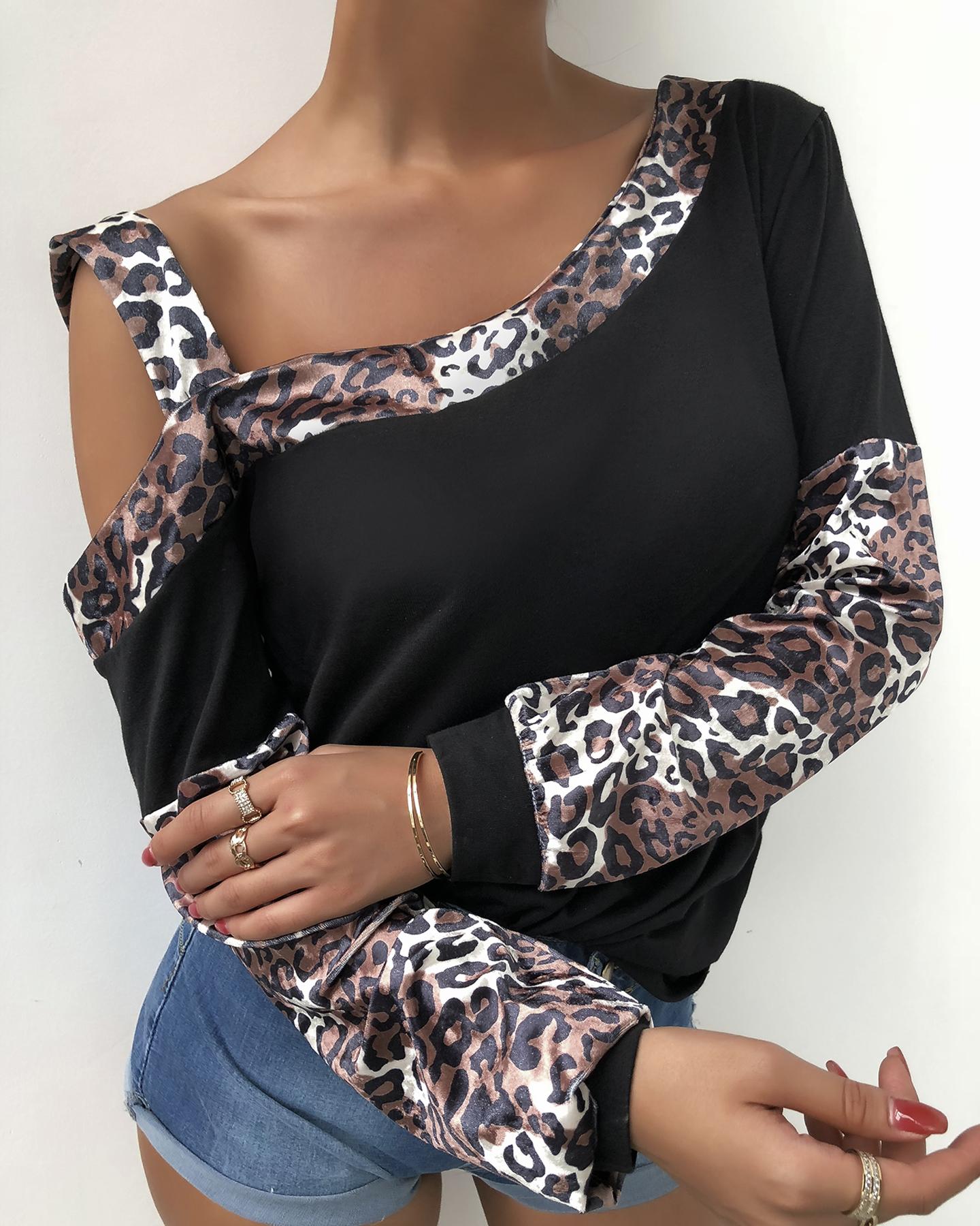 

Cheetah Print Colorblock Cold Shoulder Top, Black