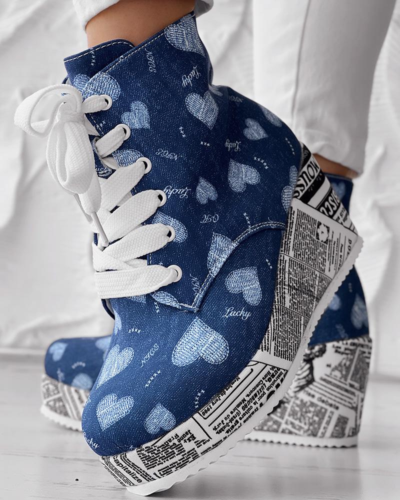 

Newspaper Heart Letter Pattern Zipper Design Lace-up Wedge Boots, Blue