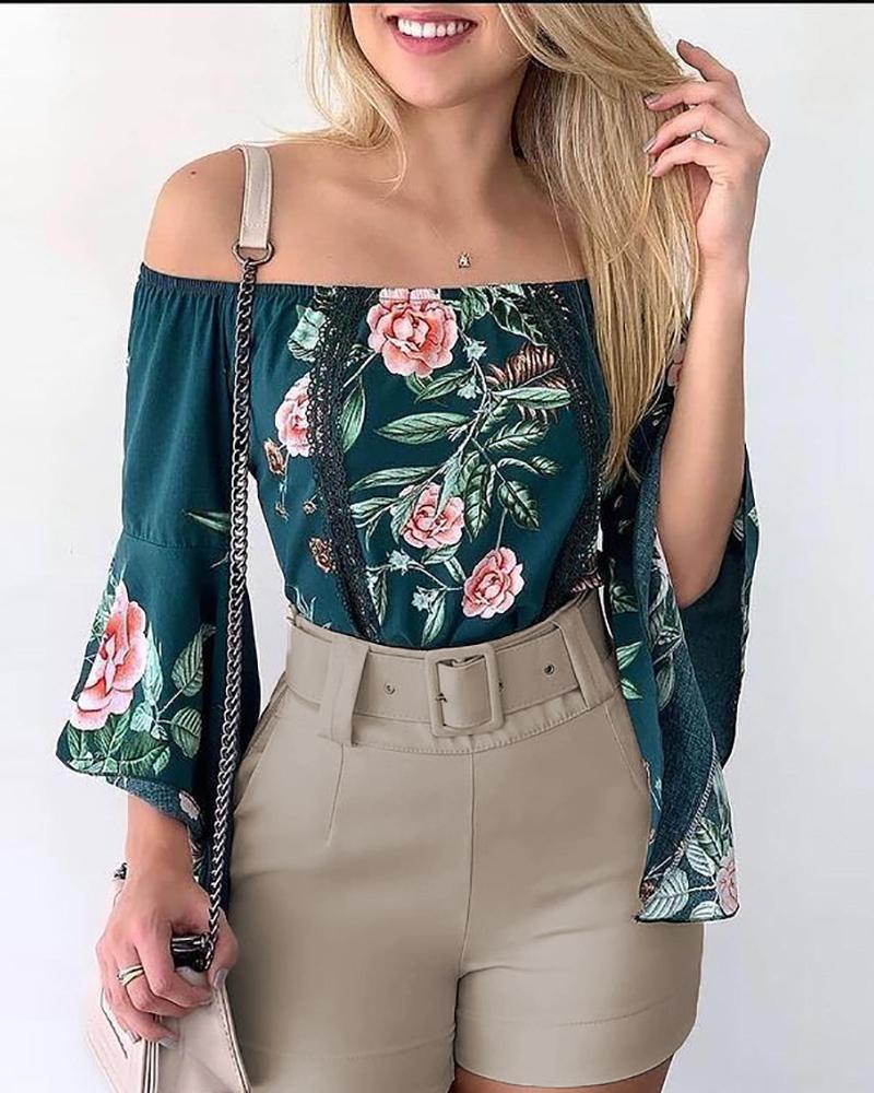 

Floral Print Off Shoulder Top & Shorts Sets With Belt, Green