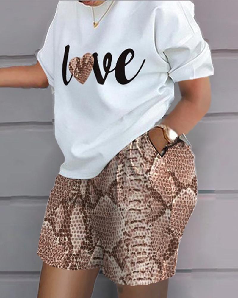 

Plus Size Snakeskin Letter Print Casual Top & Shorts Set, White