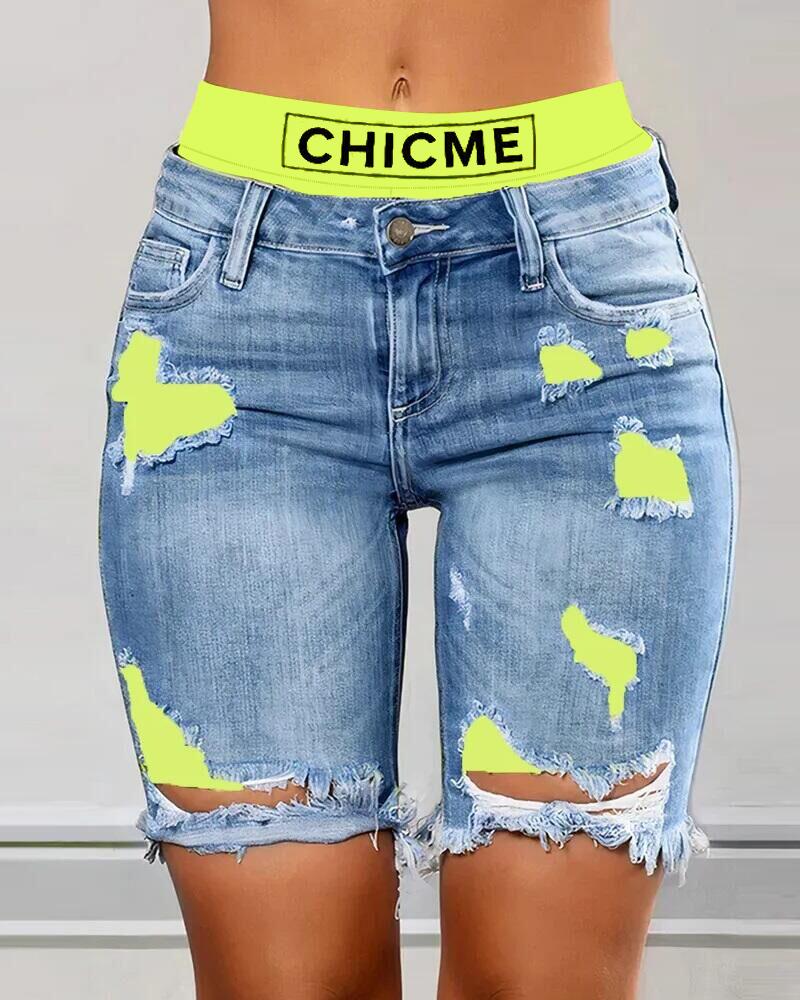 

Colorblock Letter Print Ripped 2-In-1 Denim Shorts, Yellow