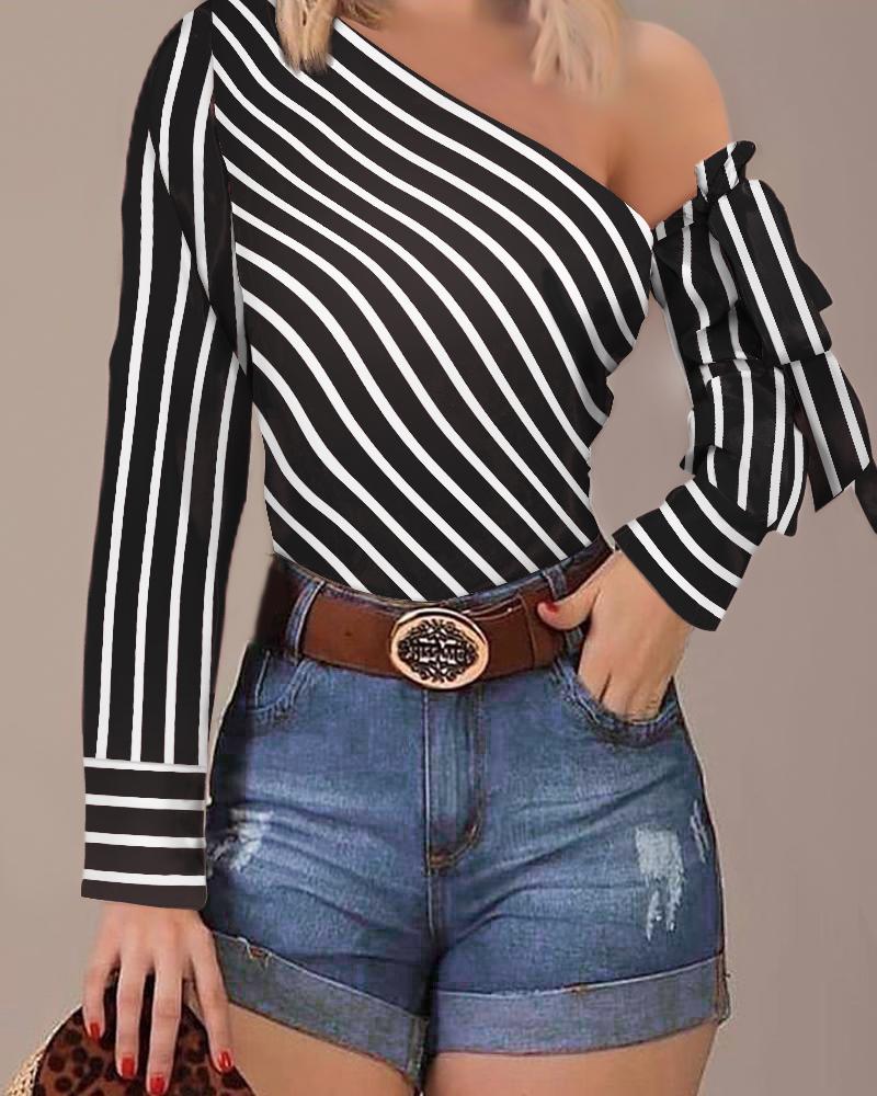 

Slash Shoulder Stripe Cami Blouse, Black